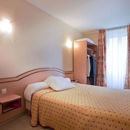 Marciano Hotel Gare Du Nord Parigi Camera foto